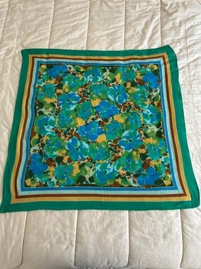 Vintage Express Floral Print Scarf Blue Green 34” x 34”